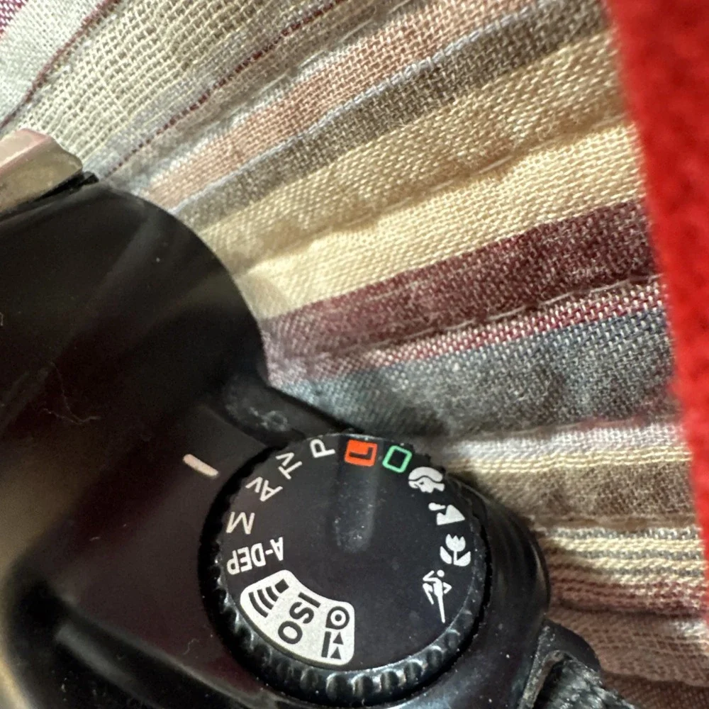 Canon EOS Rebel X 35mm SLR 35-80mm Lens Neck strap Lense Cover Not Tested READ
